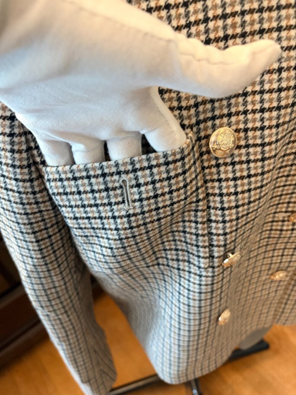 Ann Taylor Houndstooth Tweed Jacket Gold Button Blazer Size 8 Classic Old Money - Picture 5 of 14